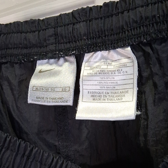 Nike Women's Black Athletic Shorts - Picture 3 of 9